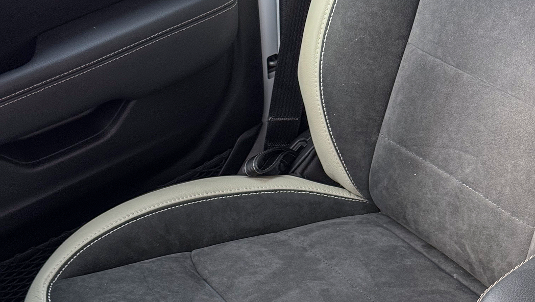 Thanos Designs Jeep Wrangler Sahara Seat Detail