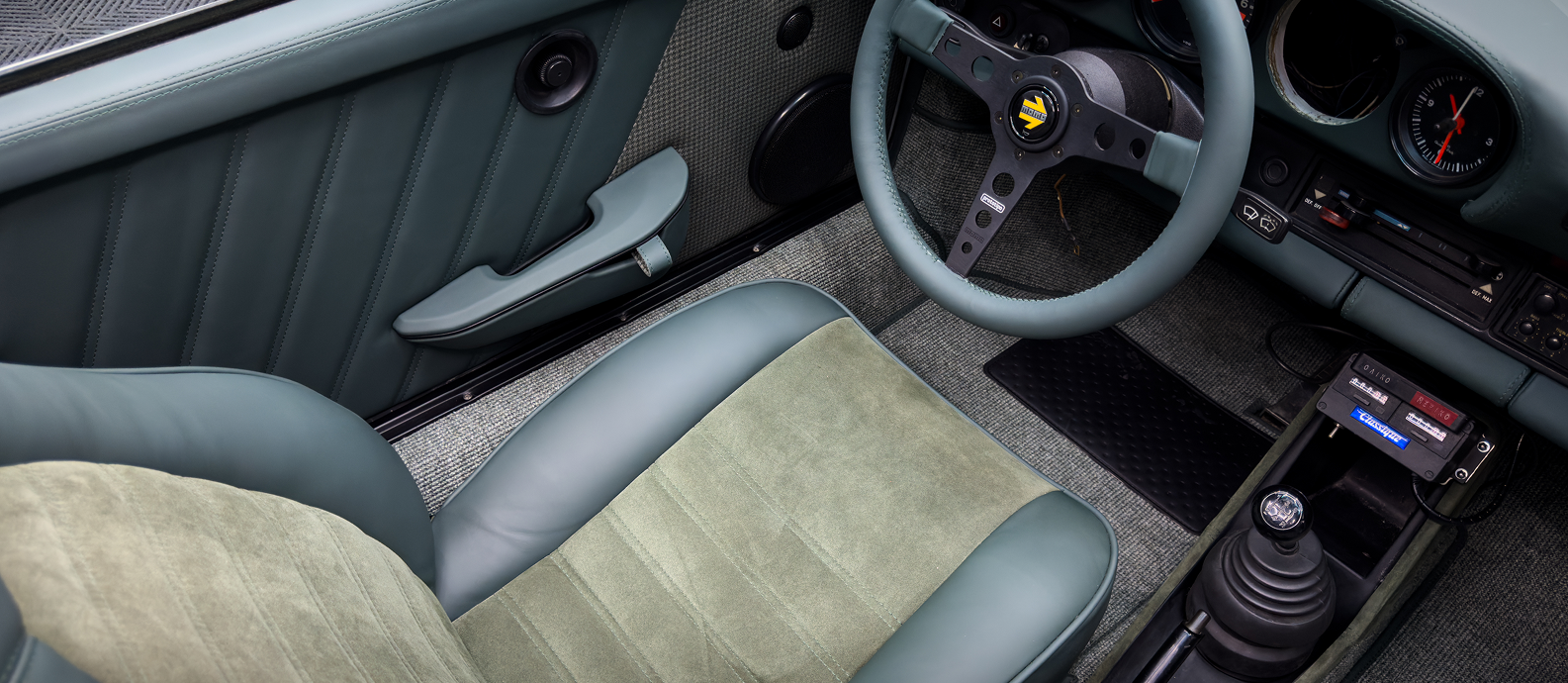 Thanos Designs Porsche Carrera Classic Driver Seat Close Up