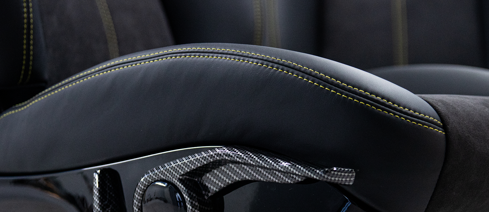 Thanos Designs Porsche Seat Carbon Detail